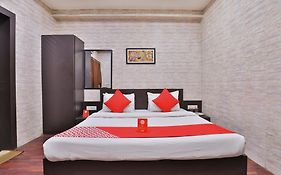 Hotel O S K